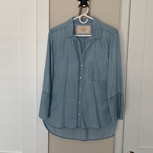 Bella Dahl, blue chambray / denim , polka dot,  3/4 sleeve, Medium, shirt